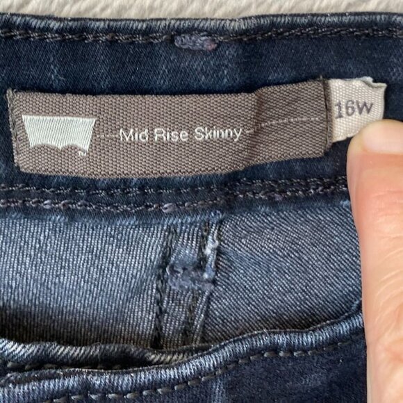 Levis Womens Jeans Size 16W Skinny Ankle Stretch Casual Blue Denim Dark Wash - Picture 7 of 15